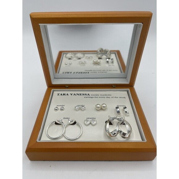 Tara Vanessa Weekly Wardrobe Silver Tone Earring Collection In Mirrored Box New - Picture 6 of 9